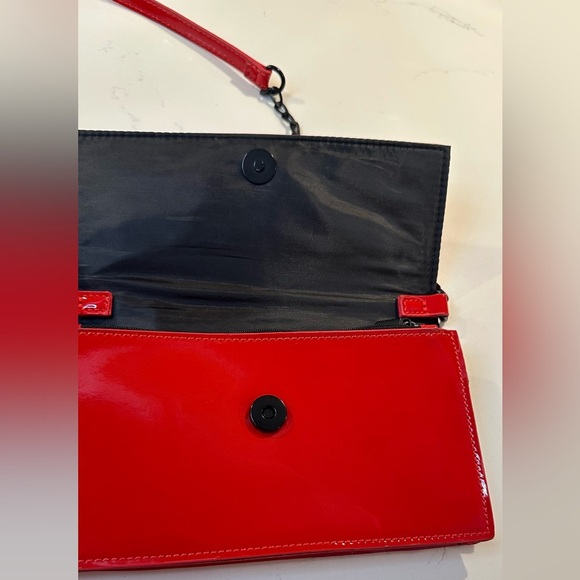 Kendall & Kylie Red Glossy Crossbody Bag - Picture 11 of 13
